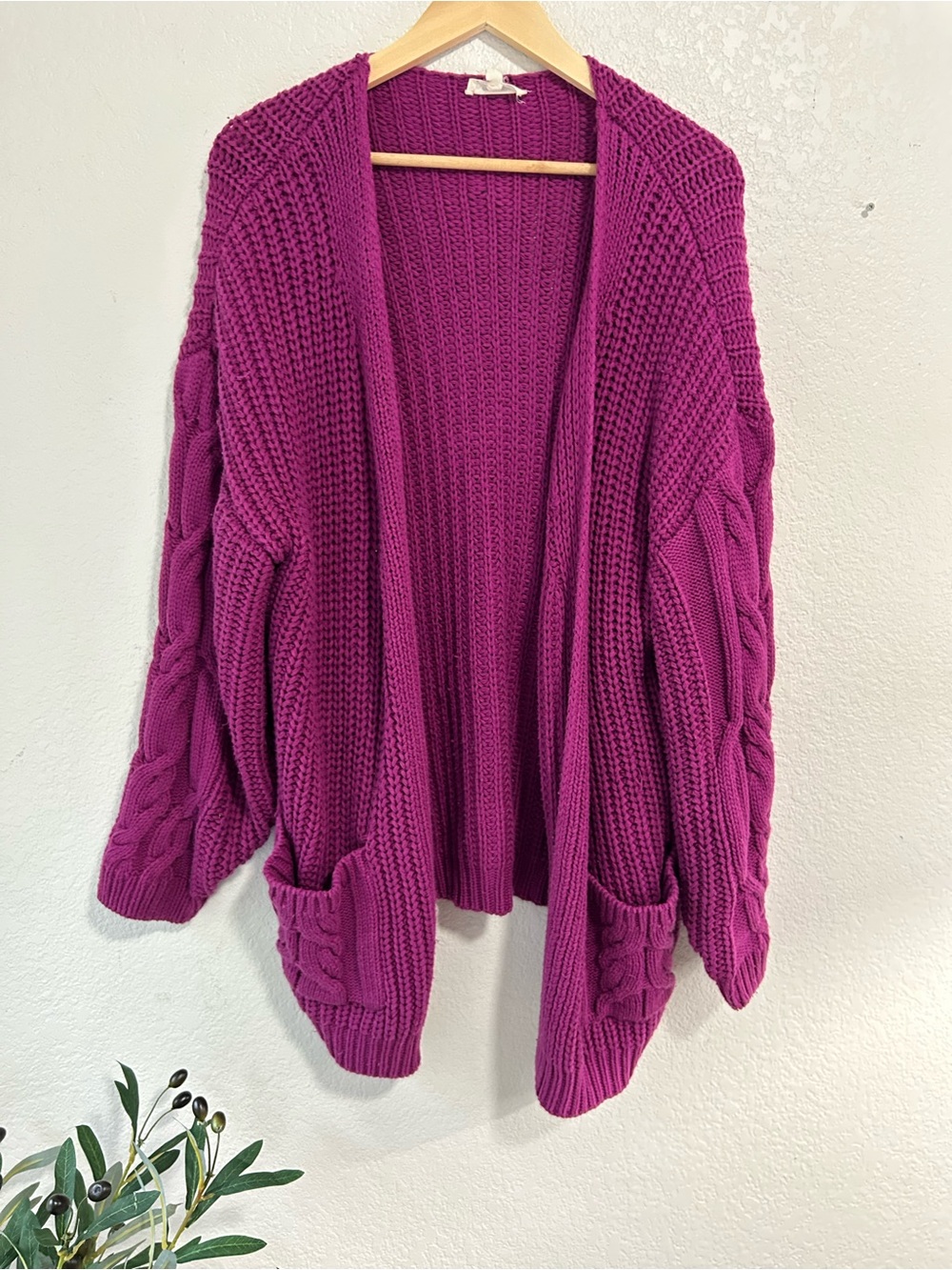 eesome Open-Front‎ Cable Knit Cardigan - Magenta